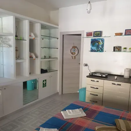 Almar Apartment *